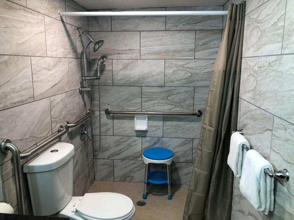 King Room - Non-Smoking interior